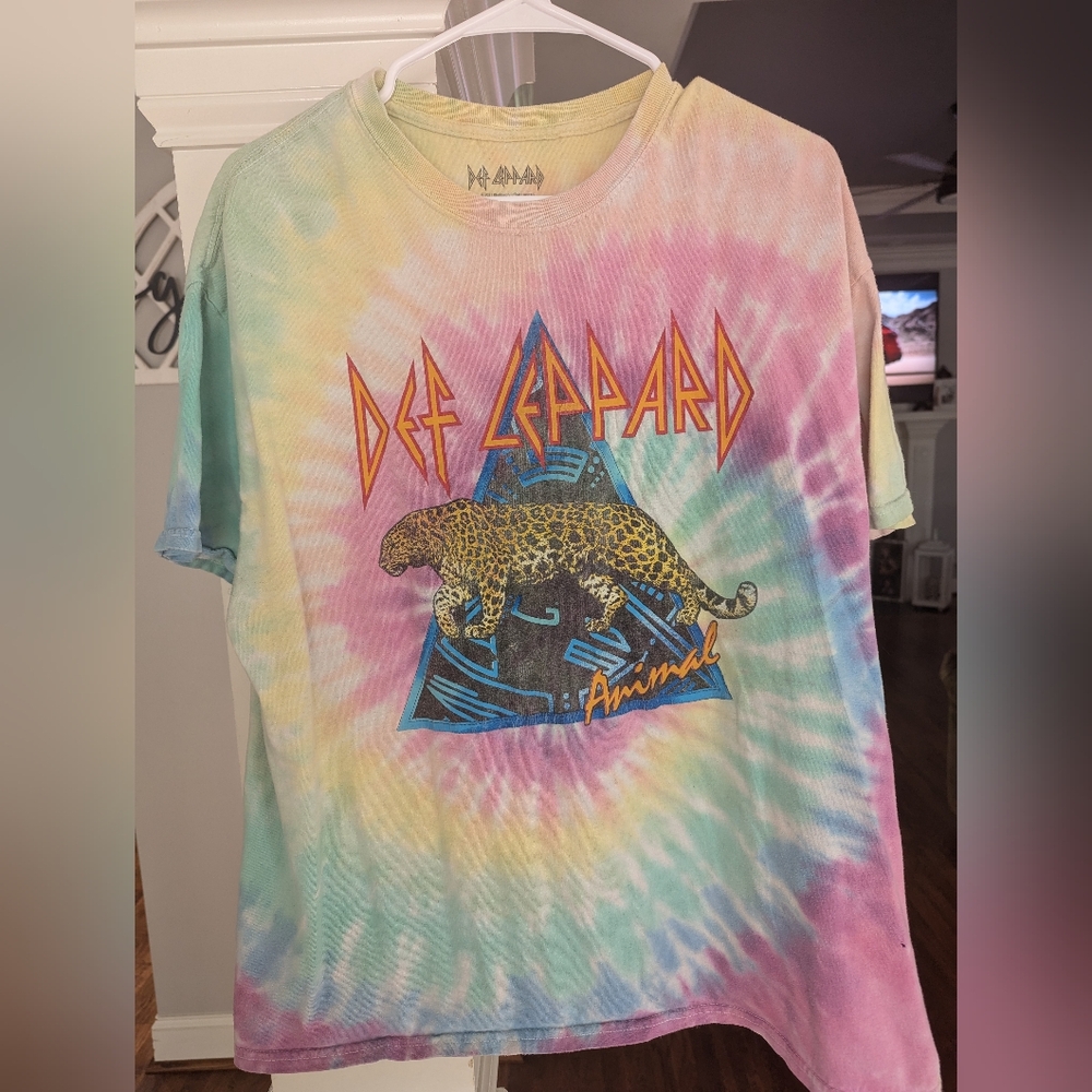 Women's graphic tee